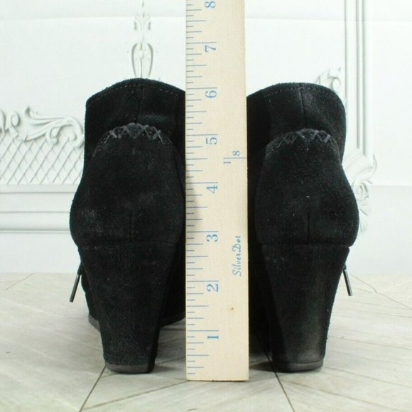 Clarks Black Suede Lace Up Heeled Ankle Chukka Boots Size 7 Medium - Picture 6 of 9